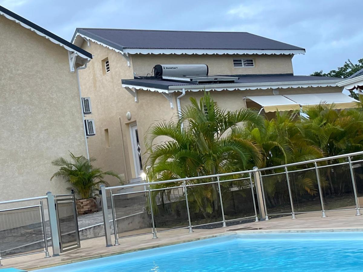 Les Villas Sarah Le Moule Eksteriør bilde